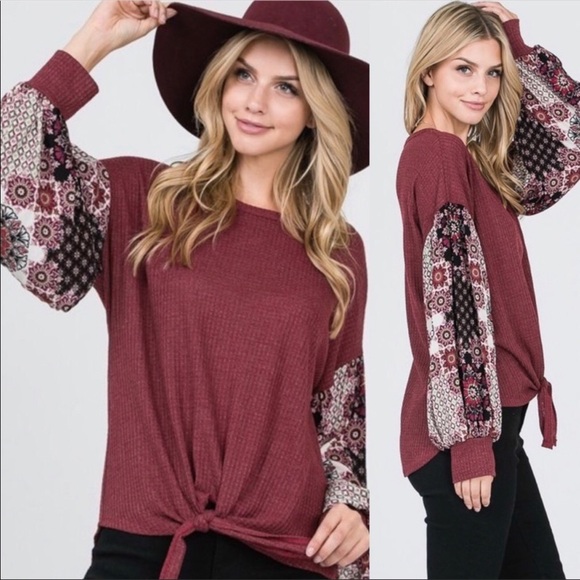 NEW!❗️LAST ONE❗️FRONT TIE TOP WITH FLORAL SLEEVES. - Picture 2 of 4